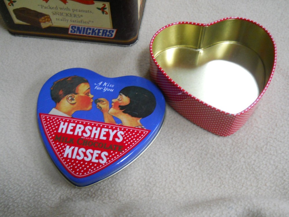 5 Vintage Hershey Chocolate Tins / Advertising
