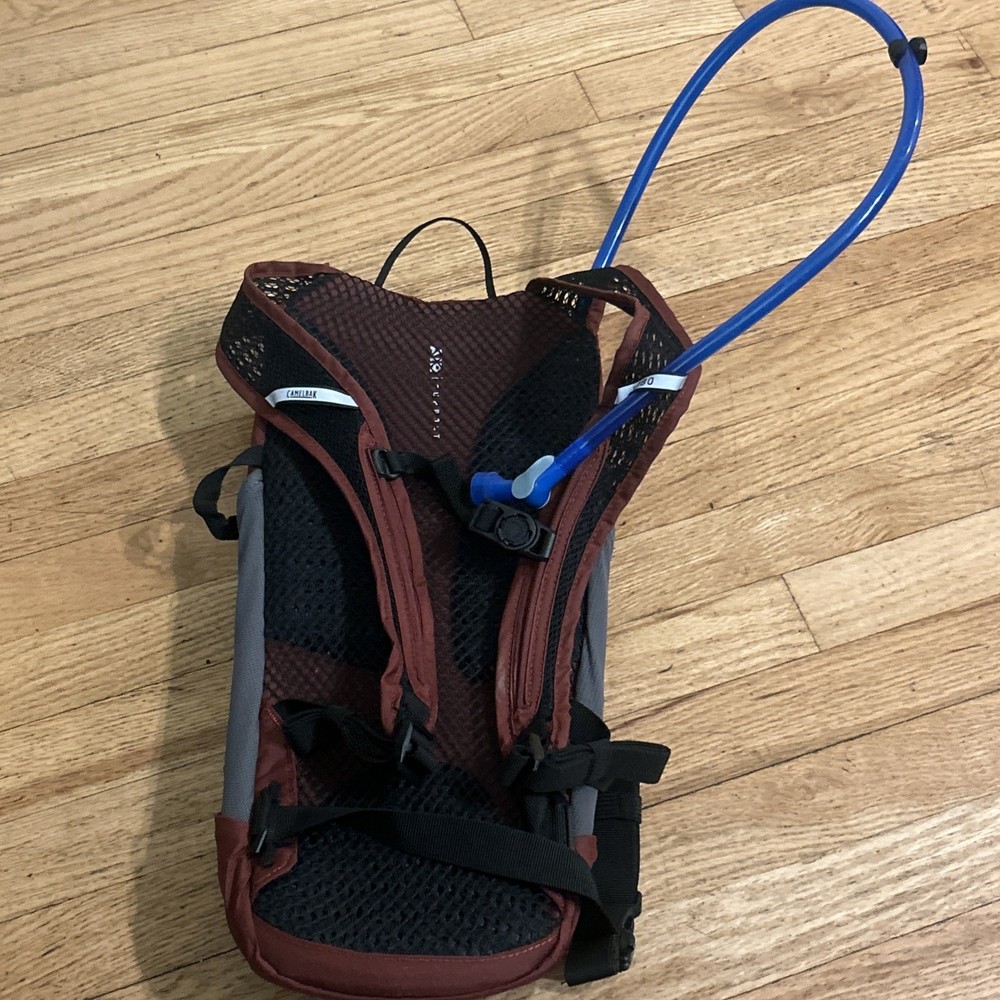 CamelBak Lobo 9 Hydration Pack 2 L Rust. Possibly Used Once
