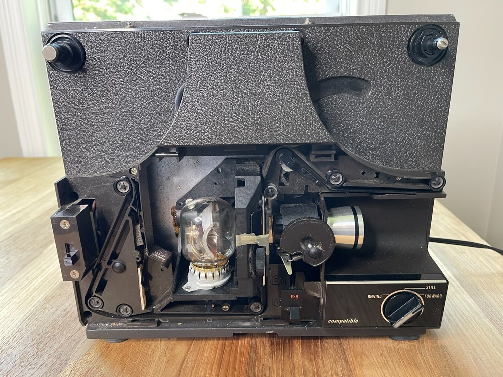 Bell & Howell 1617 8MM Auto Load Directors Series Projector - Partial Function