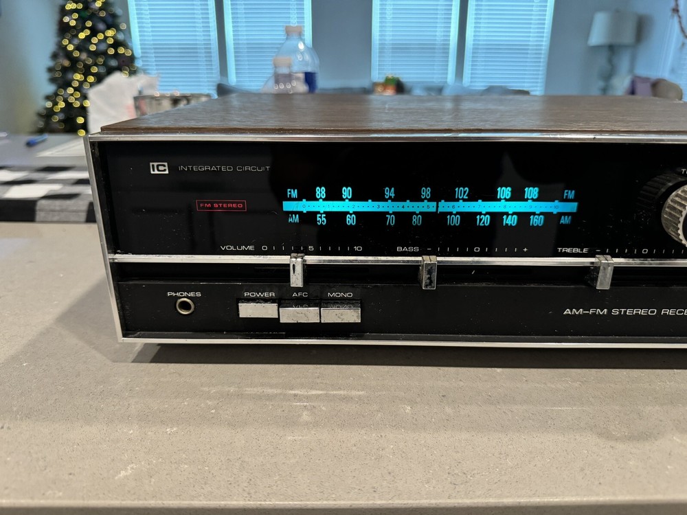 Claricon 36-700 Am-FM Stereo Receiver