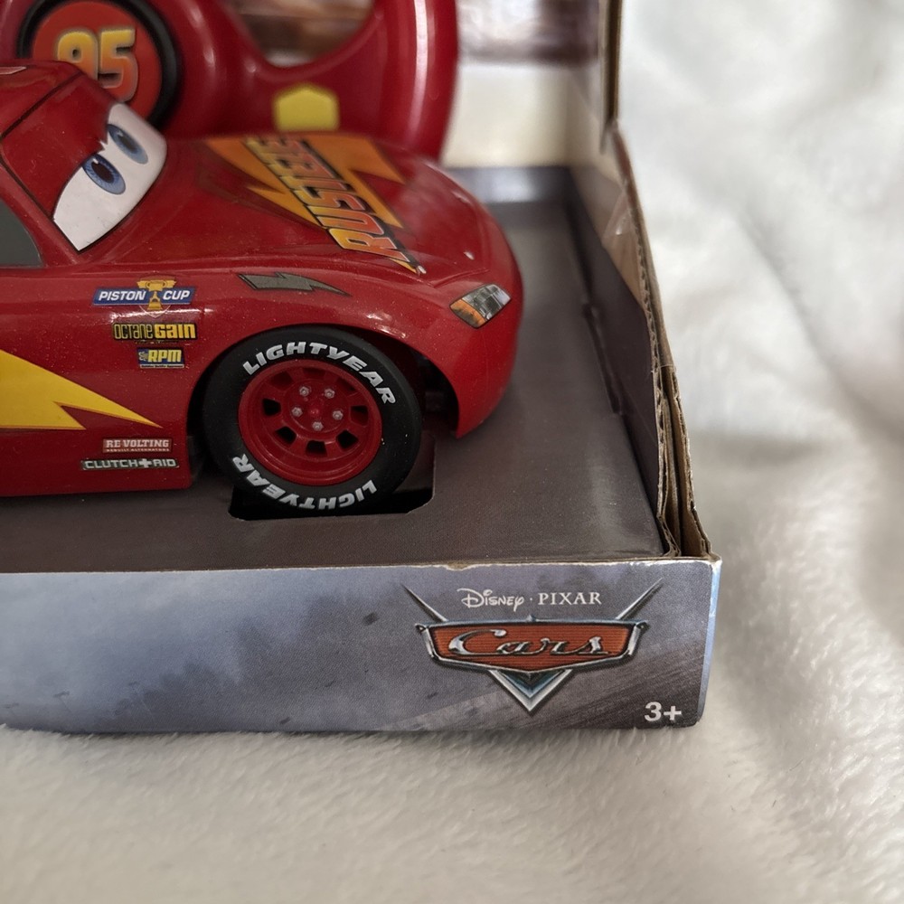 Disney Pixar Cars Lightning McQueen 6" RC Full Function Remote Control Car