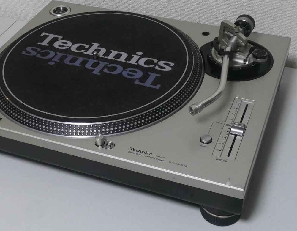 Technics SL1200MK3D Silver Set Direct Drive DJ Maintained Turntables excellent