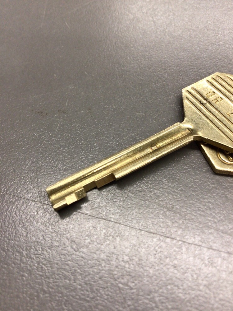 ESD QR 250 Laundromat Key, Pair