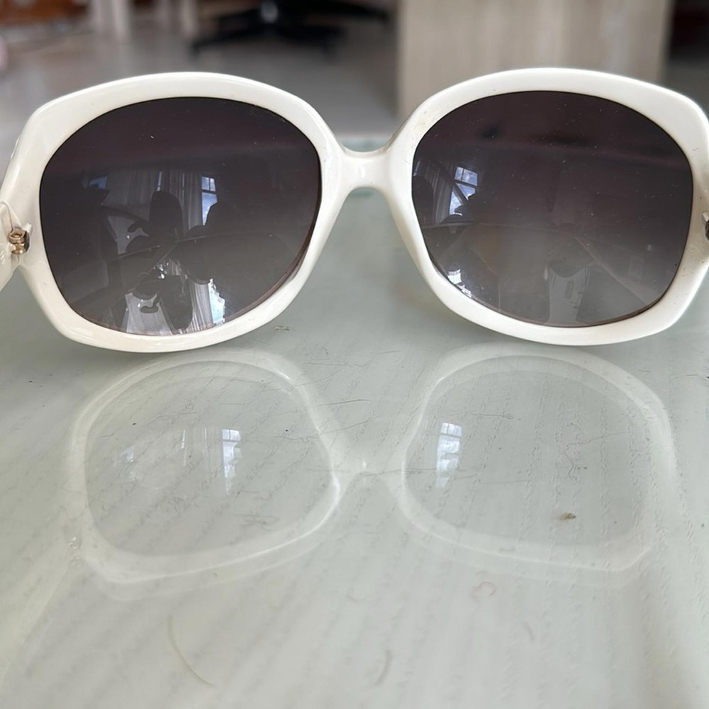 Dior oversized gold sunglasses- no case