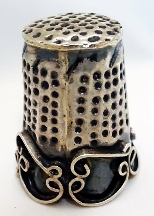Fancy Vintage Scalloped Sterling Silver Sewing Thimble