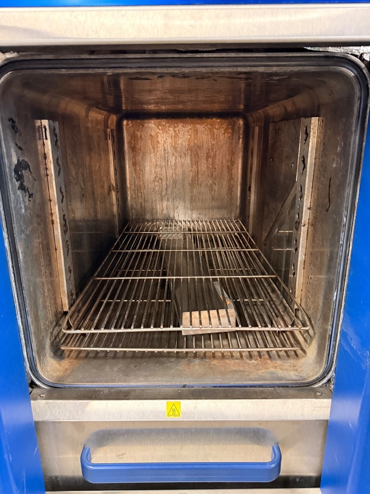 GETINGE Autoclave Model 533LS Vacuum Steam Sterilizer