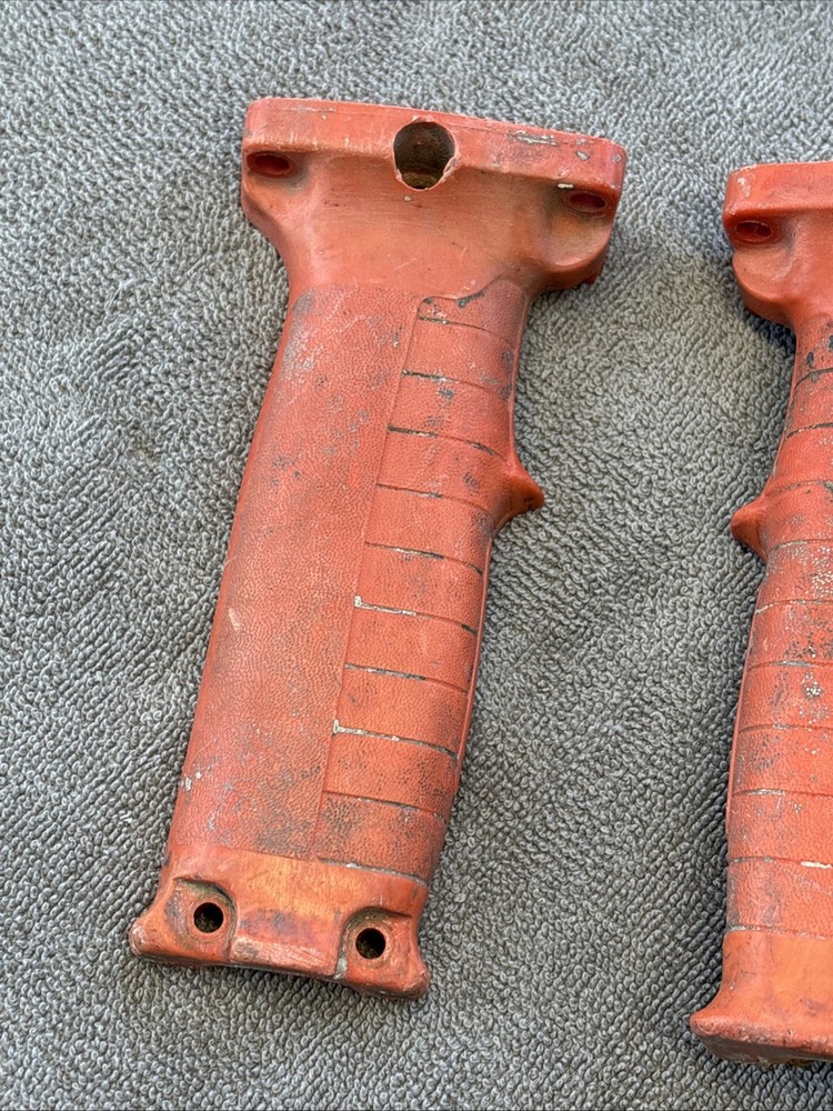 Hole Hang 1675-1 Plastic Handle Used.
