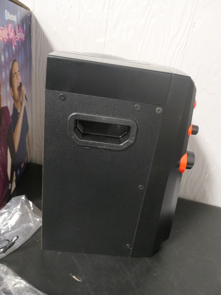 iLIVE IJMB587B Karaoke Party Machine