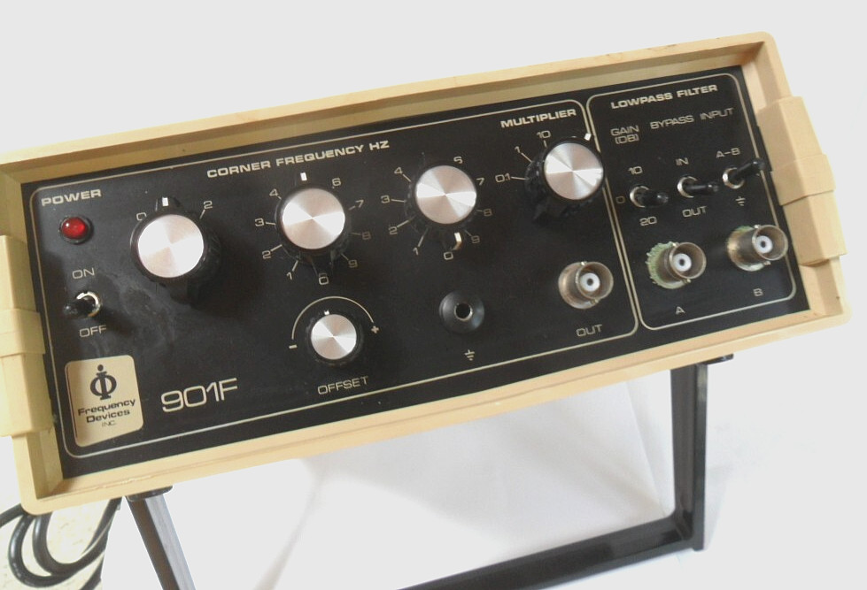 Clean Frequency Devices 901F Filter Amplifier Instrument Powers Up Sold UNTESTED