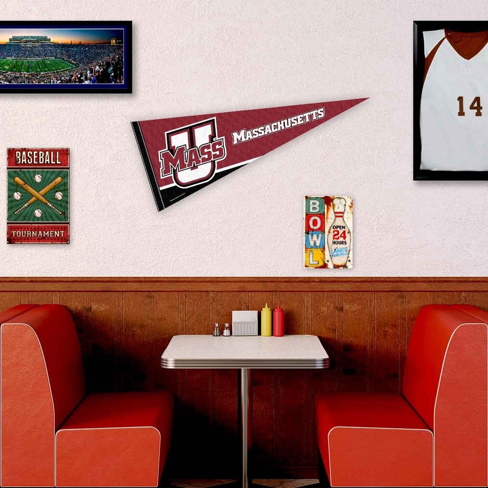 UMASS 12x30 Felt Pennant