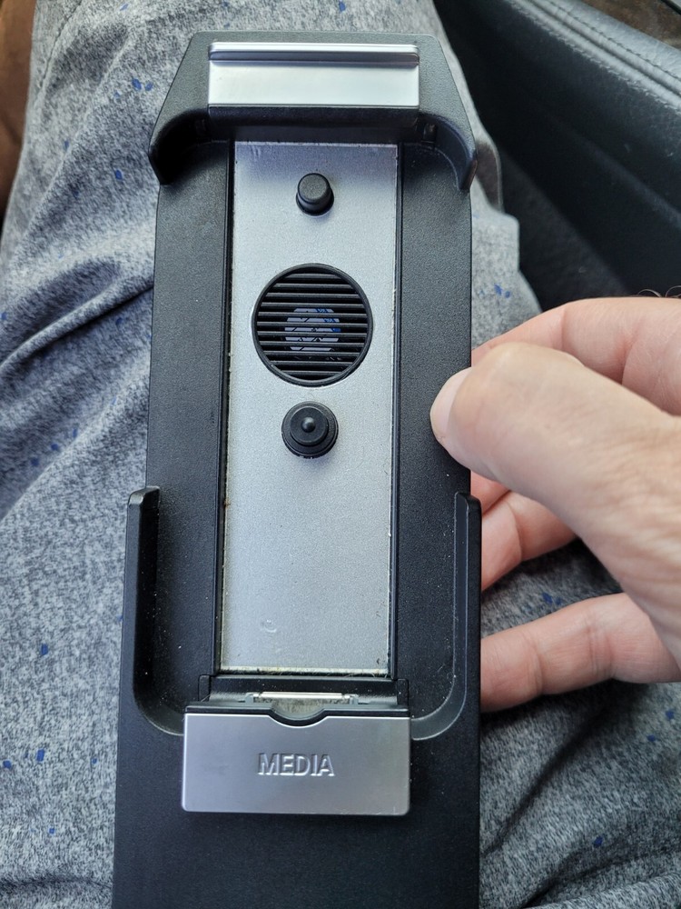 BMW Music Adapter Iphone 4