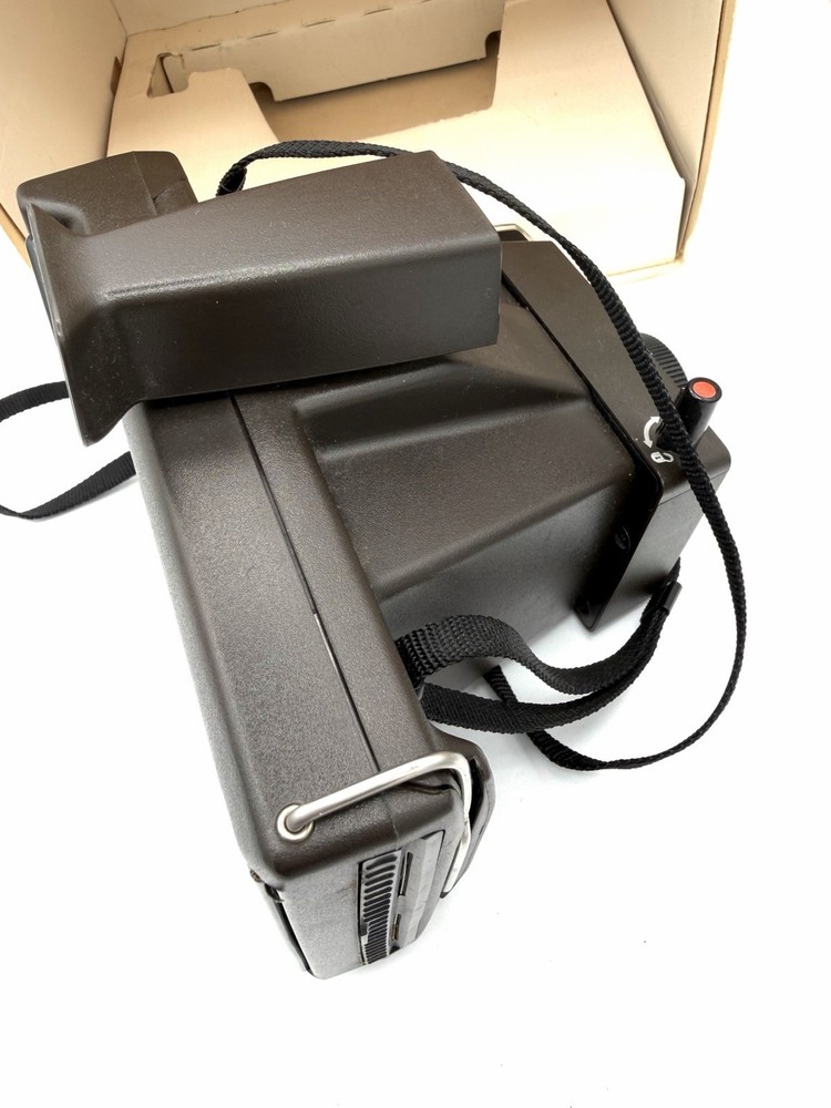 POLAROID MINUTE MAKER LAND CAMERA WITH FLASH CUBE, MANUALS & PARTIAL BOX