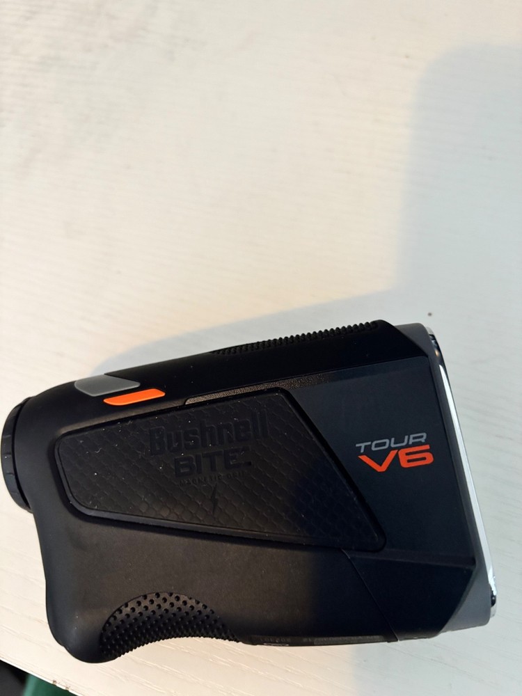 Range Finder Bushnell V6