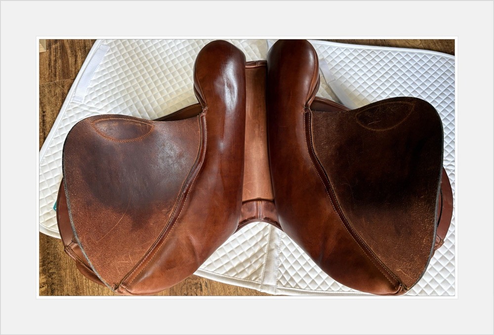 County Solution Jump Saddle. 17” M.
