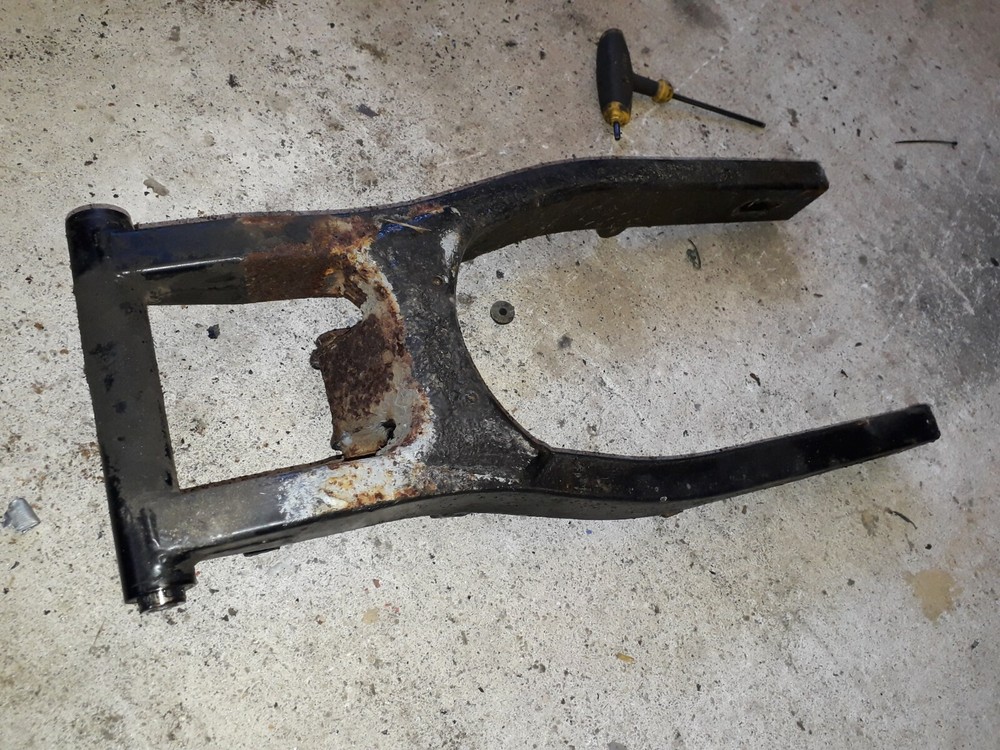 SUZUKI GS500F 2005 SWINGING ARM