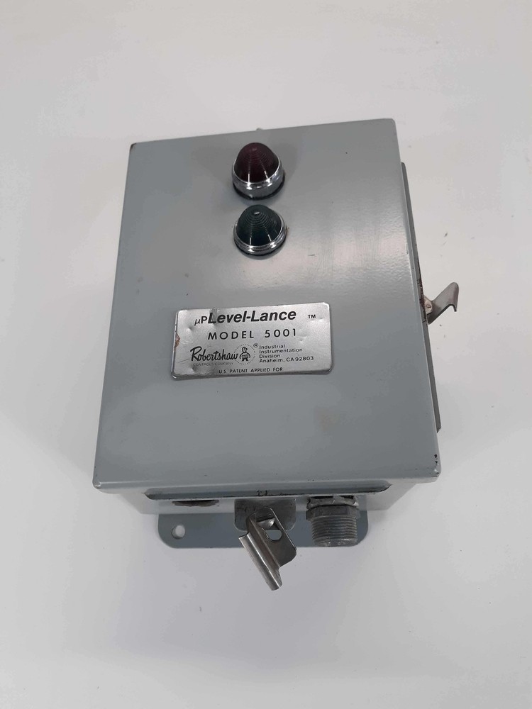 Robertshaw MODEL 5001 Level-Lance™ Level Transmitter