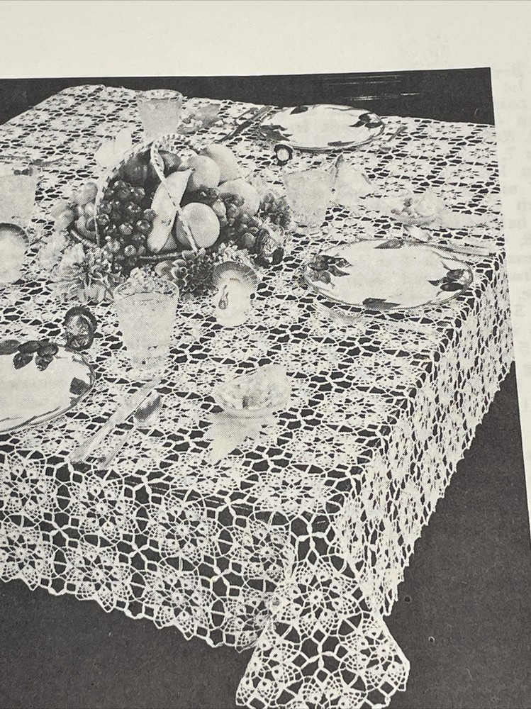 Lily Thanksgiving Hospitality Crochet Pattern D9