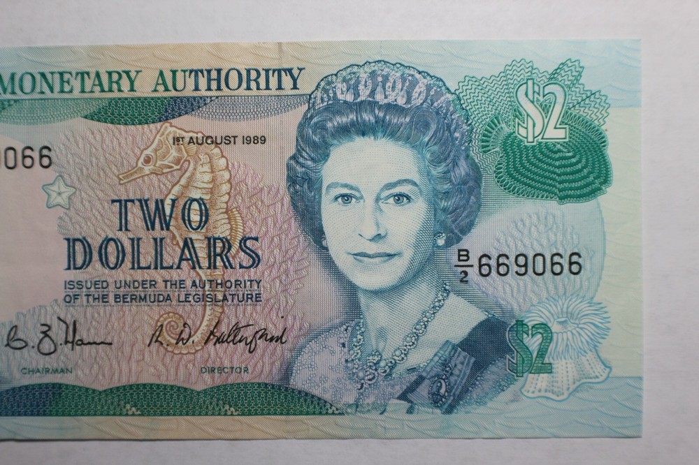 Bermuda 2 Dollars $2 Queen II 1989 AU Note