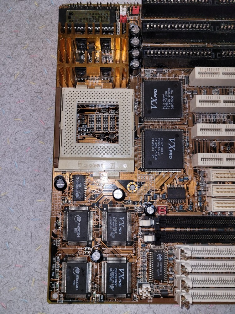 PCchips MB-M537 V3.1 Socket7 Motherboard VXpro Elpina UNTESTED
