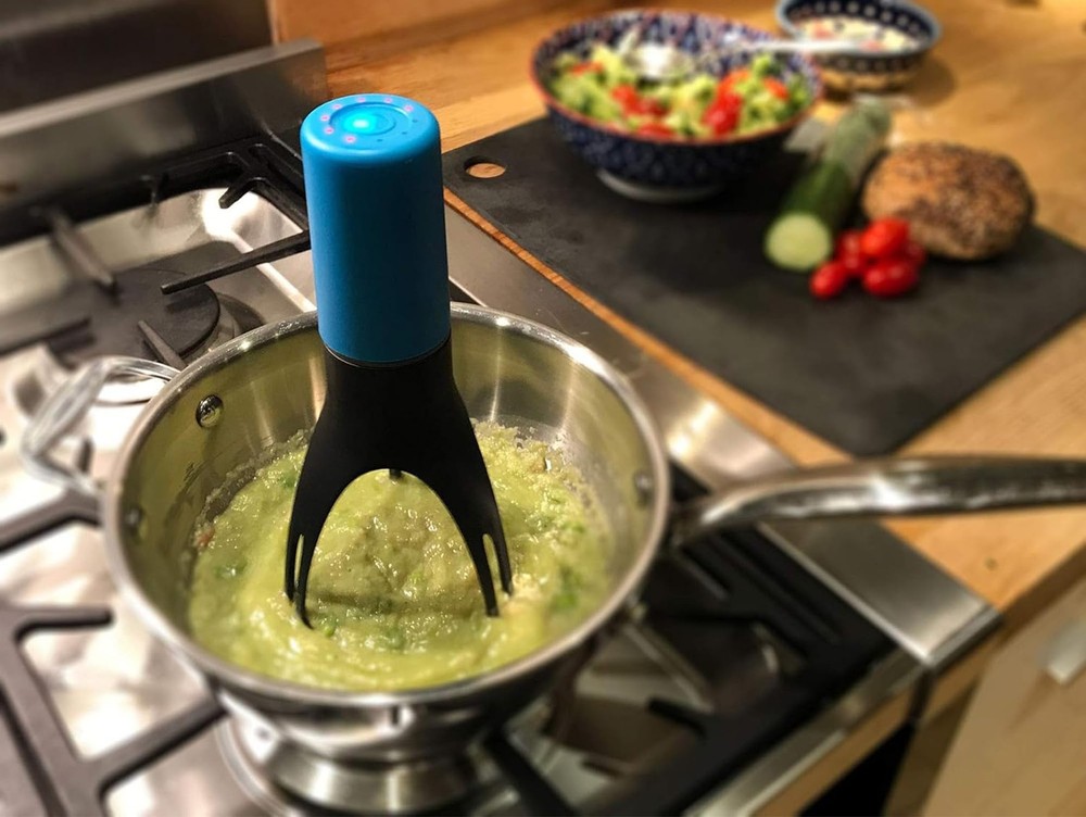 Stirr Plus - Automatic Pan Stirrer with Timer - Includes USB Charging Cradle ...