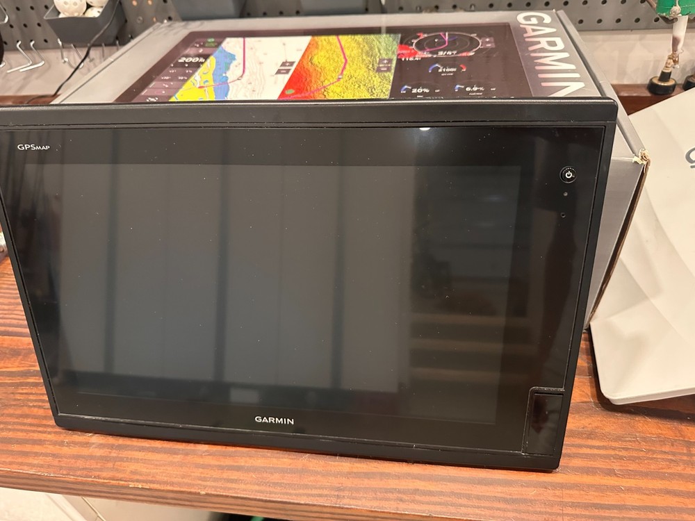 Garmin GPSmap 7616 16″ Chartplotter + Suncover ✅ Tested/Updated