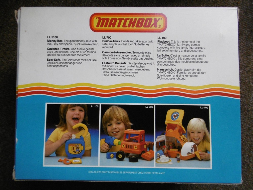 VINTAGE MATCHBOX LIVE & LEARN LL-1800 FIRE ENGINE & CREW COMPLETE BOXED