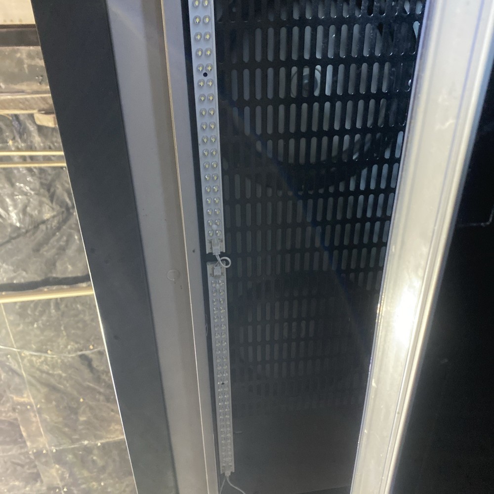 Pre-Owned AHT Refrigerated Glass Display Case Model GD-XLS TESTED