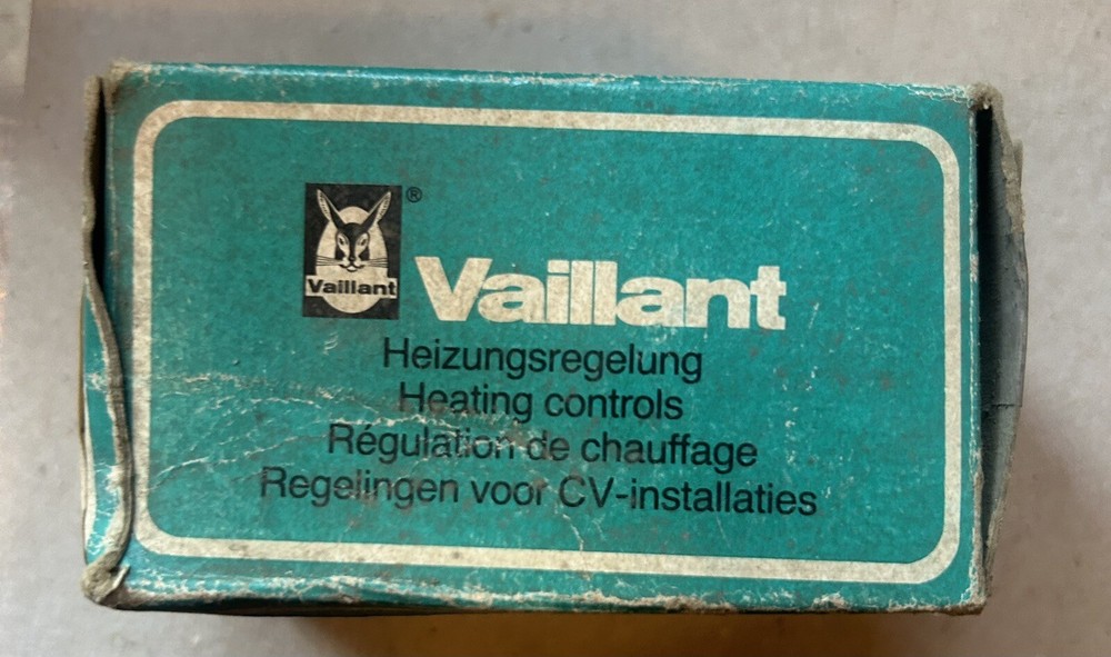 NOS VAILLANT VRHR 9697 THERMOSTATIC AUTOMATIC VALVE OPERATOR DIRECT SENSOR TYPE