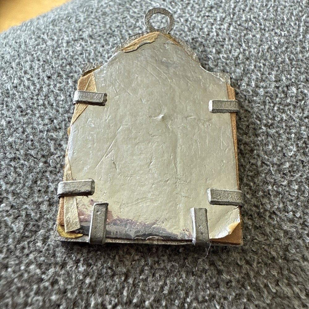 Vintage Foil Back Crèche Pendant