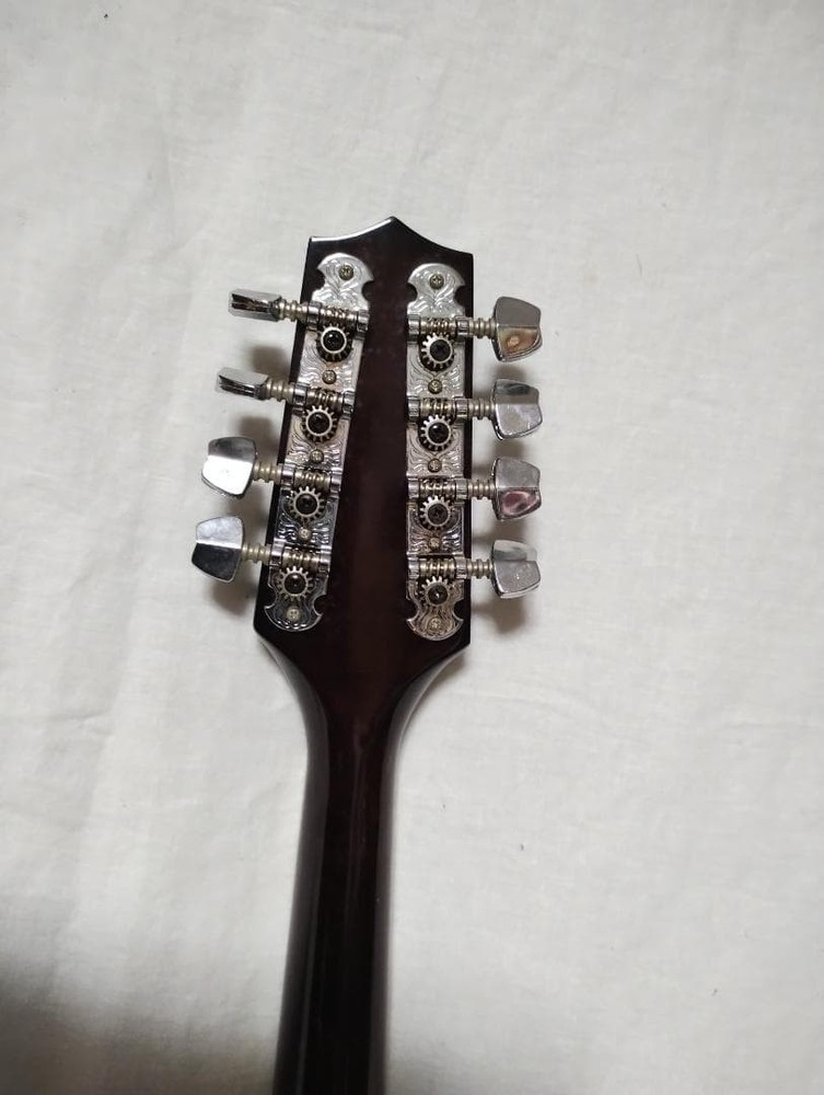 Mavis flat mandolin type A