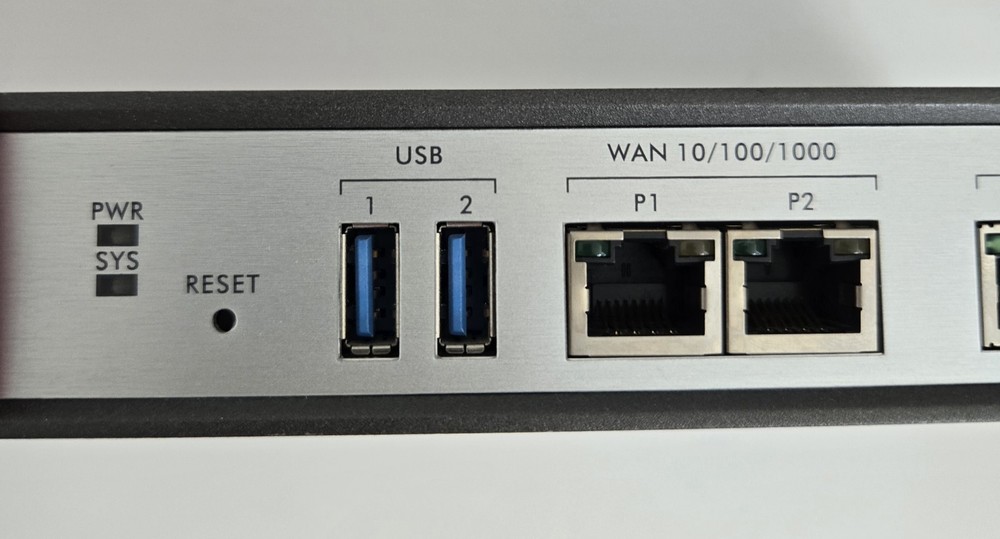 Zyxel Communications VPN Firewall (1025)