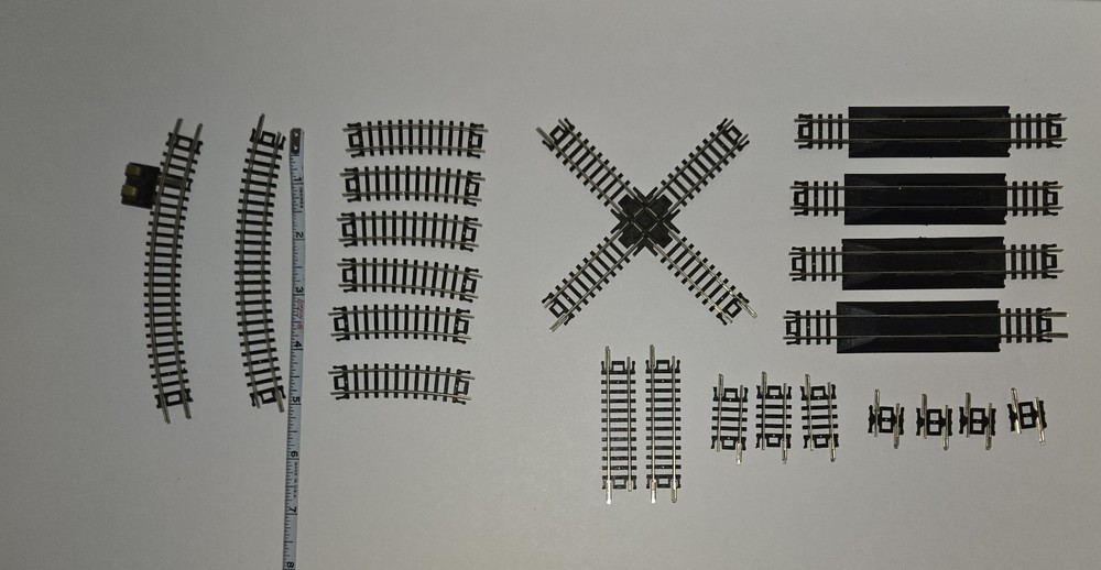Miscellaneous N Scale Track 22 Total Pieces Pre-owned