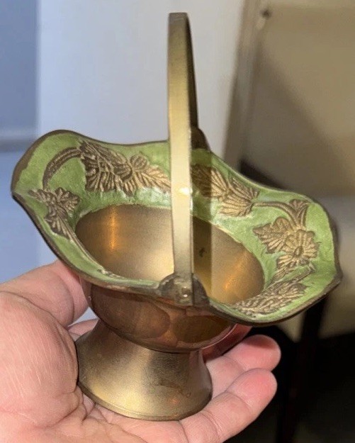 Solid Brass Basket Floral Pattern Handle India 4" Diameter 3" Hi Needs polish