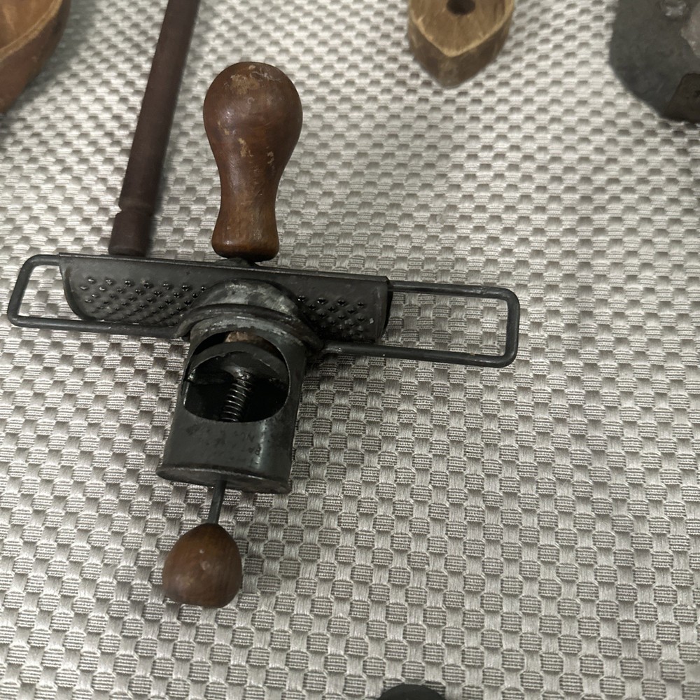 Primitive & Antique Kitchen Utensils & Gadgets