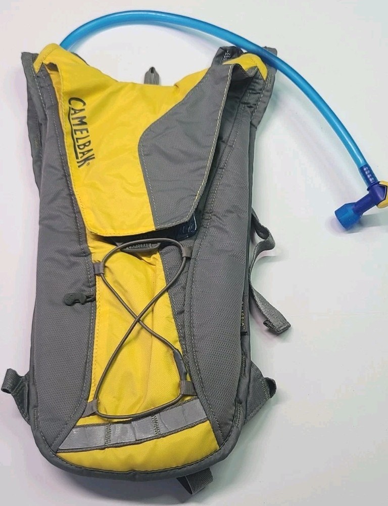 Camelbak Classic 2L / 70 Oz Hydration Pack Backpack Yellow & Grey with Bladder