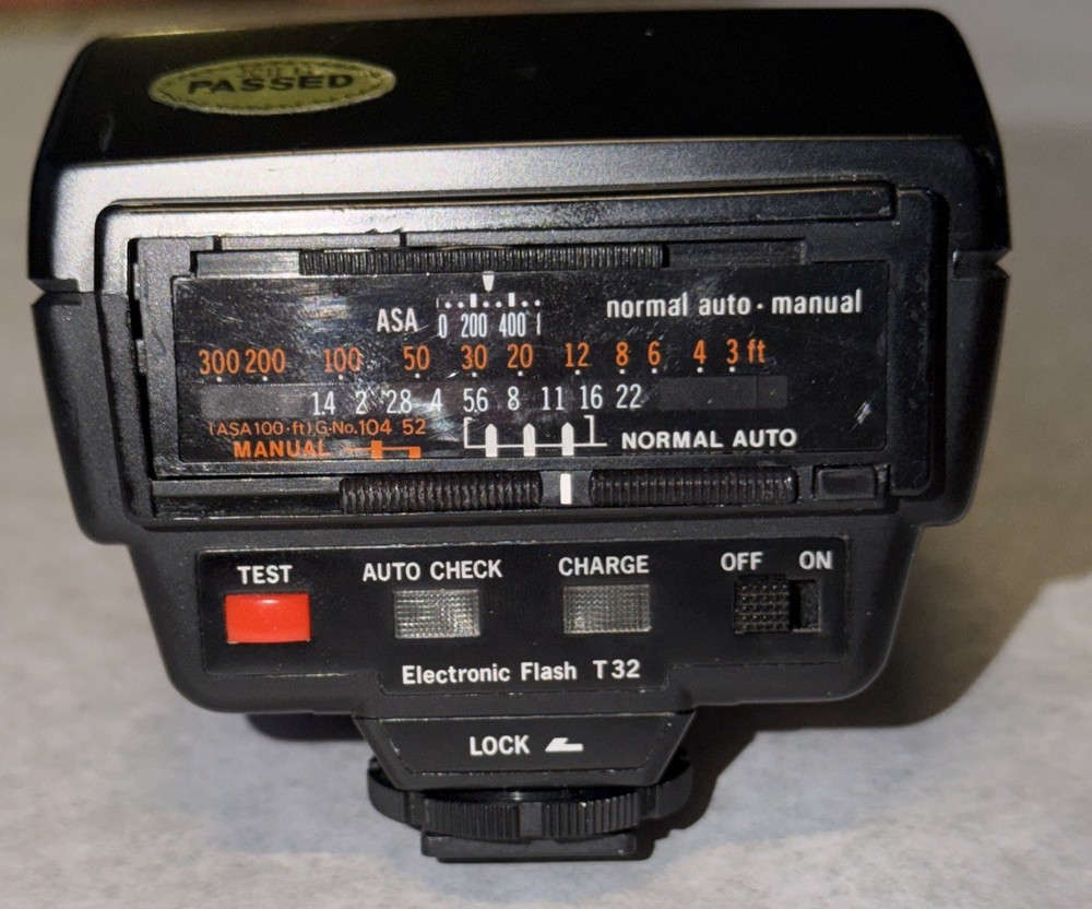 Olympus Electronic Flash T32 Tested Working New Batteries