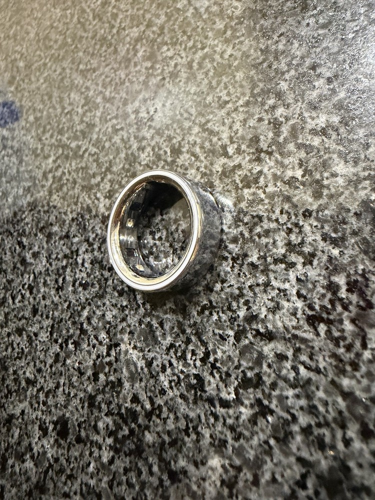 Oura Ring Gen 4 - Silver - Size 7- Fast Shipping