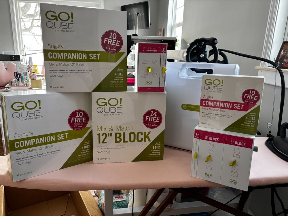 Accuquilt Go!  Bundle - GO! and Qubes