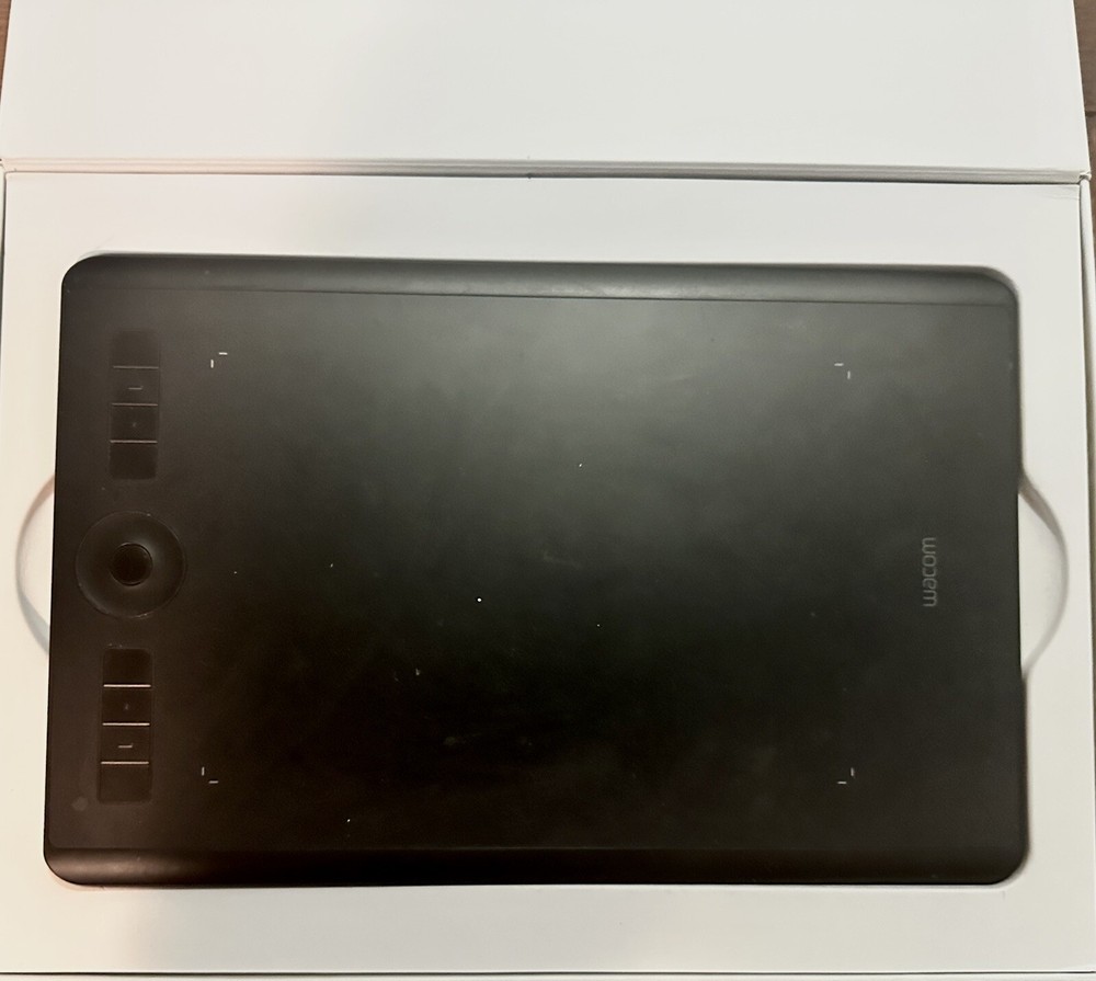 Wacom PTH660 Intuos Pro Graphic Tablet