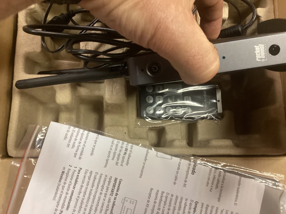 Rocketfish Rocketboost Wireless Audio Receiver Transmitter w/ REMOTE RF-RBUSB