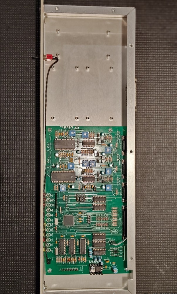 Arcom RC-210 Repeater Controller w/ repeater on rack plate. READ UPDATED NOTES