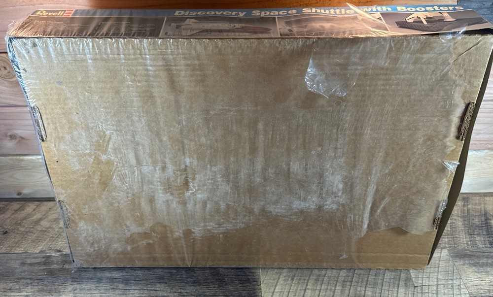 Vintage 1994 Discovery Space Shuttle Model Revell —SEALED!!—free Comic Book!
