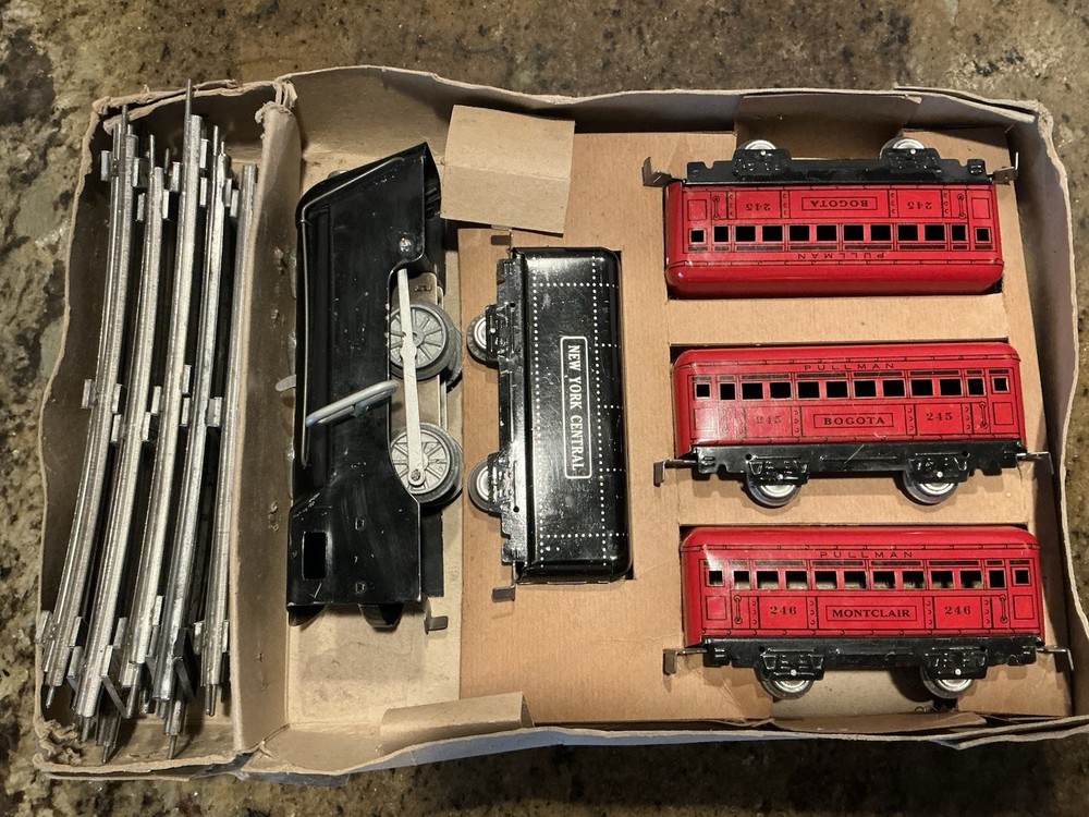 Vintage Marx No. 560 Commodore Vanderbilt Sparkling Mechanical Train Set
