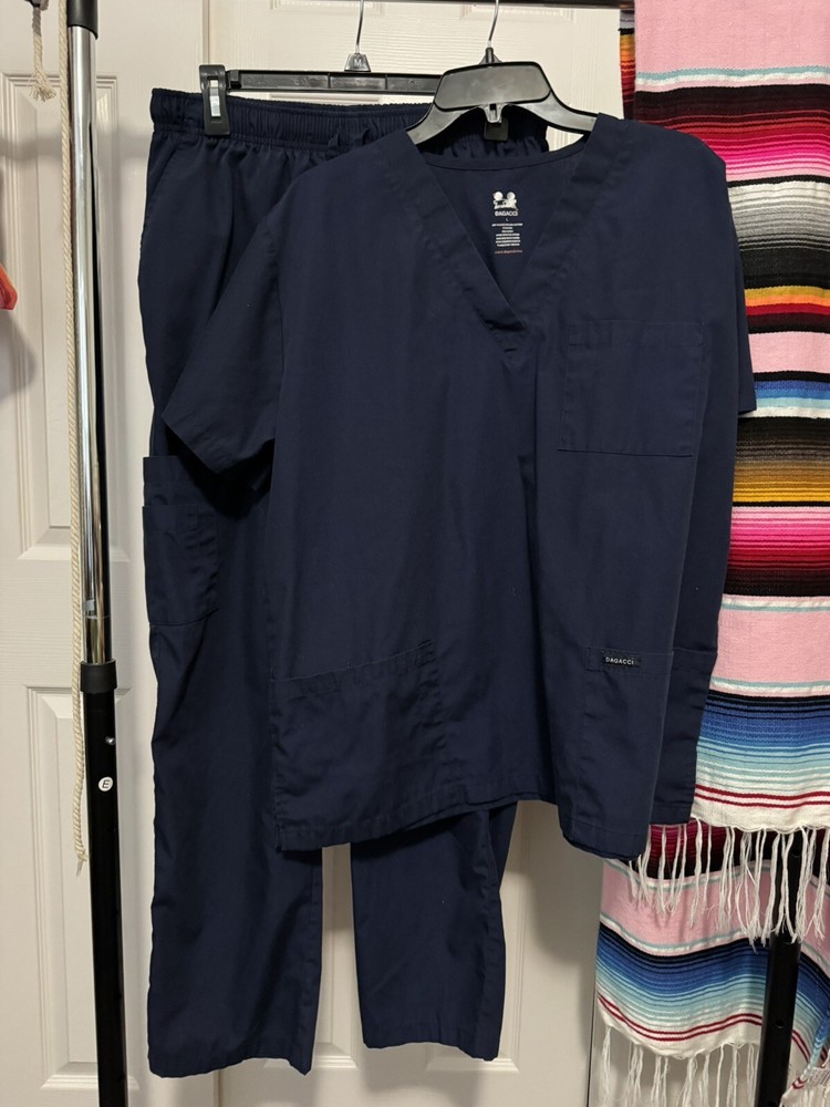 Dagacci Scrub Set