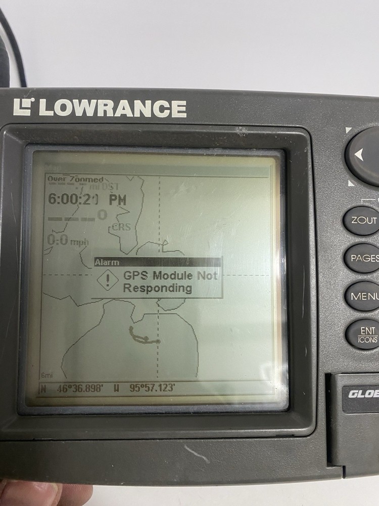 Lowrance Global map 3200 Chartplotter Head Unit No GPS Antenna Powers On