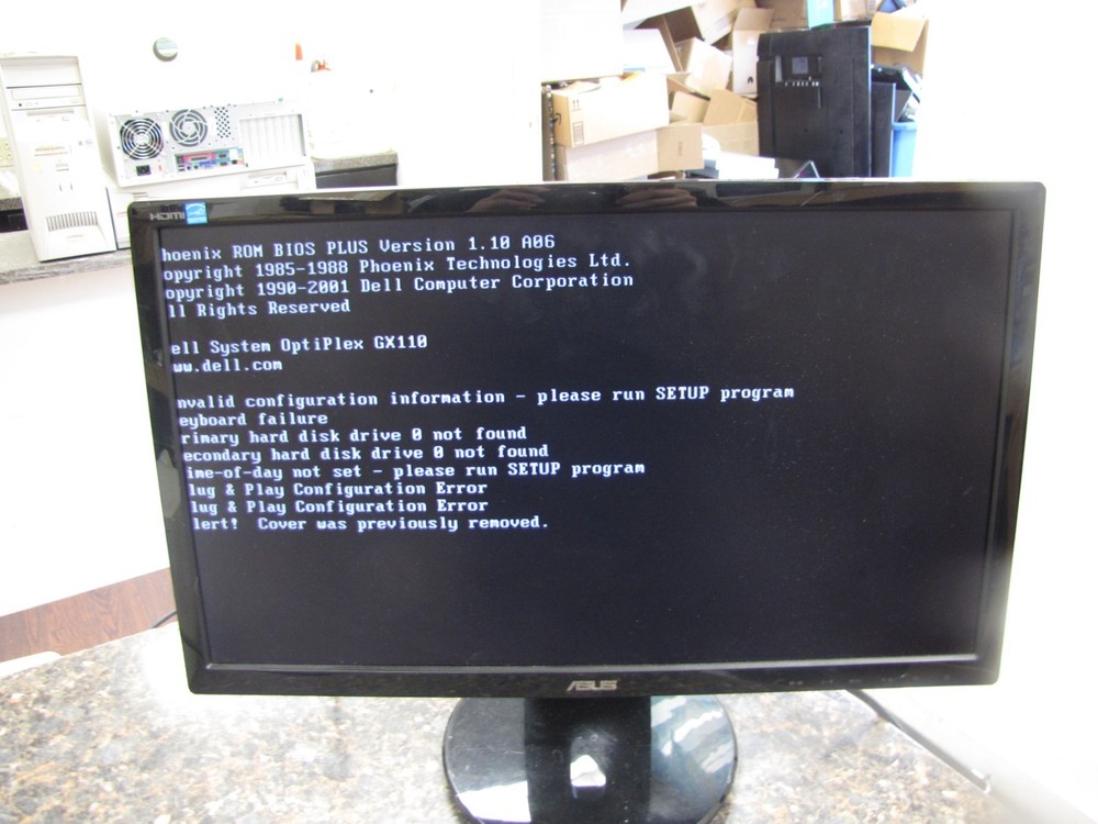 Dell OptiPlex GX110 Intel Pentium III PC Computer - no HD, powers on