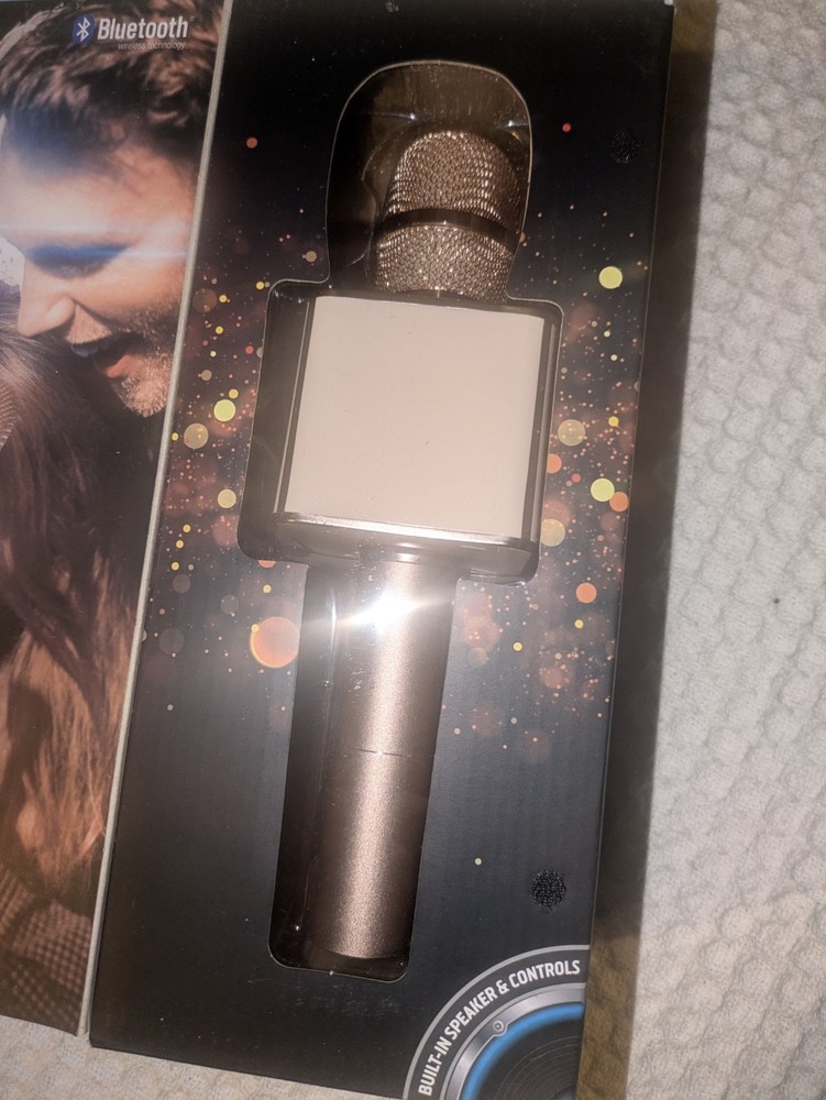 Sharper Image Bluetooth Music Stream Karaoke Microphone Mic Silver/ white