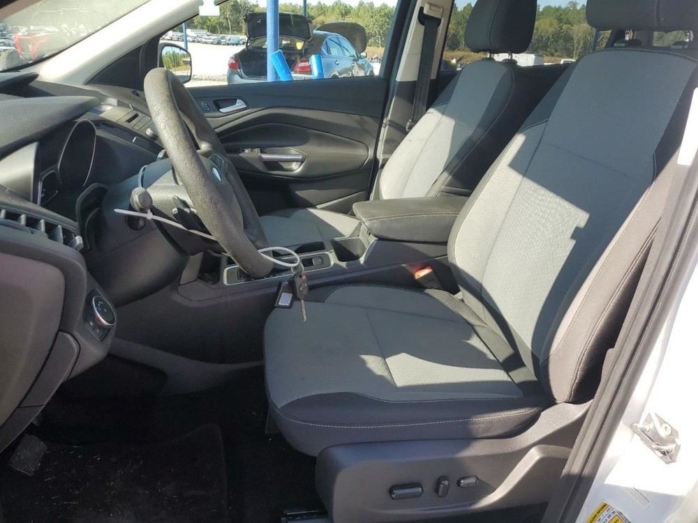 ESCAPE 2017 Glove Box 4950091