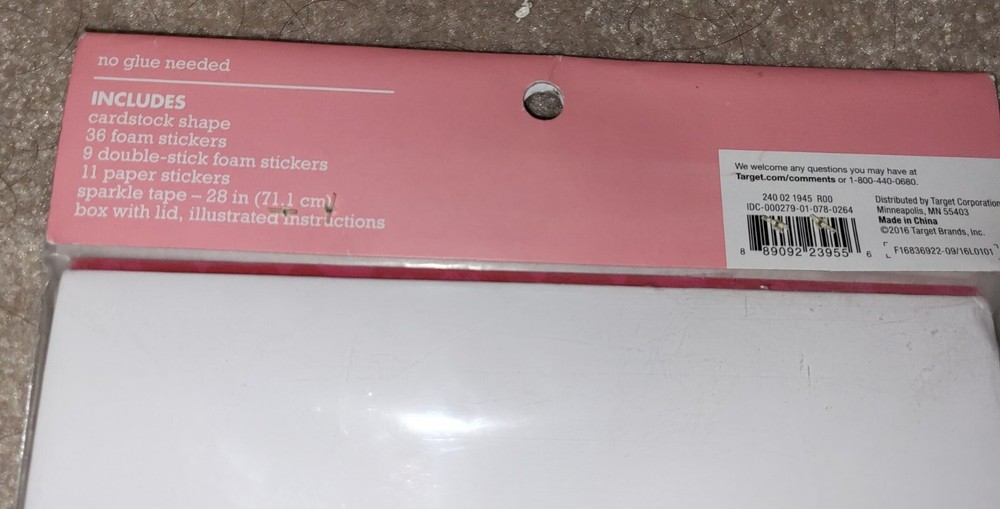 Spritz Valentine Mailbox Decorating Kit Hearts Ages 4+