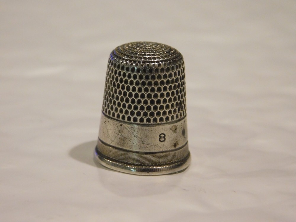 (42A) Sterling Silver Sewing Thimble
